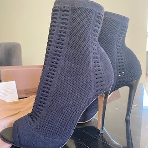 GIANVITO ROSSI ~ ANKLE BOOTS, SIZE 38